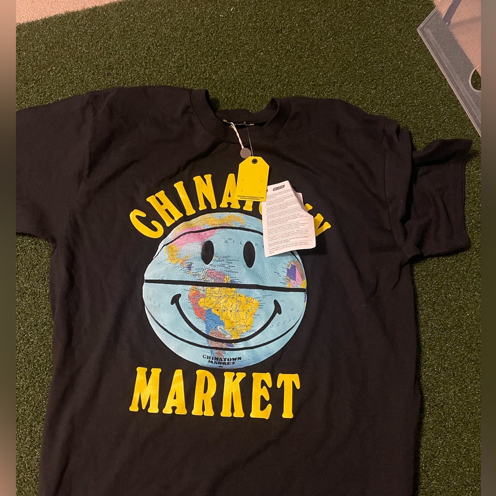 RARE CHINATOWN MARKET SHIRT X SMILEY